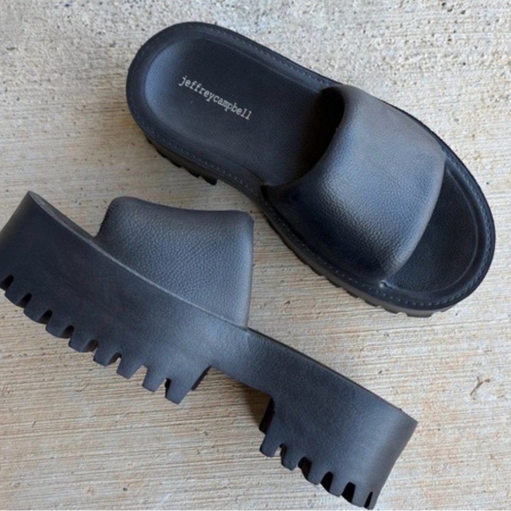 Jeffrey Campbell Black Chunky Tread Slide Sandals size 8